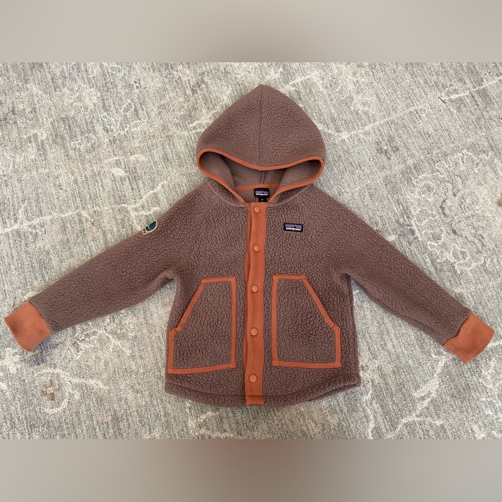 SOLD Patagonia retro pile hooded jacket